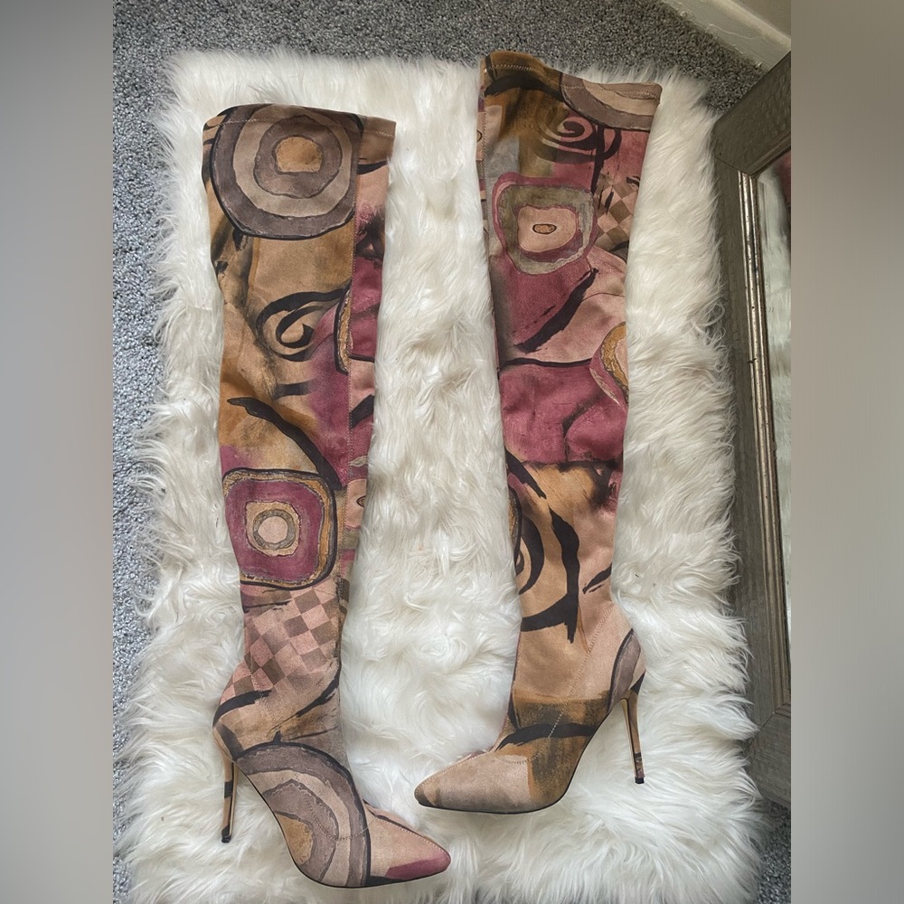 Abstract Patterned Over-the-Knee Boots - Picture 4 of 5